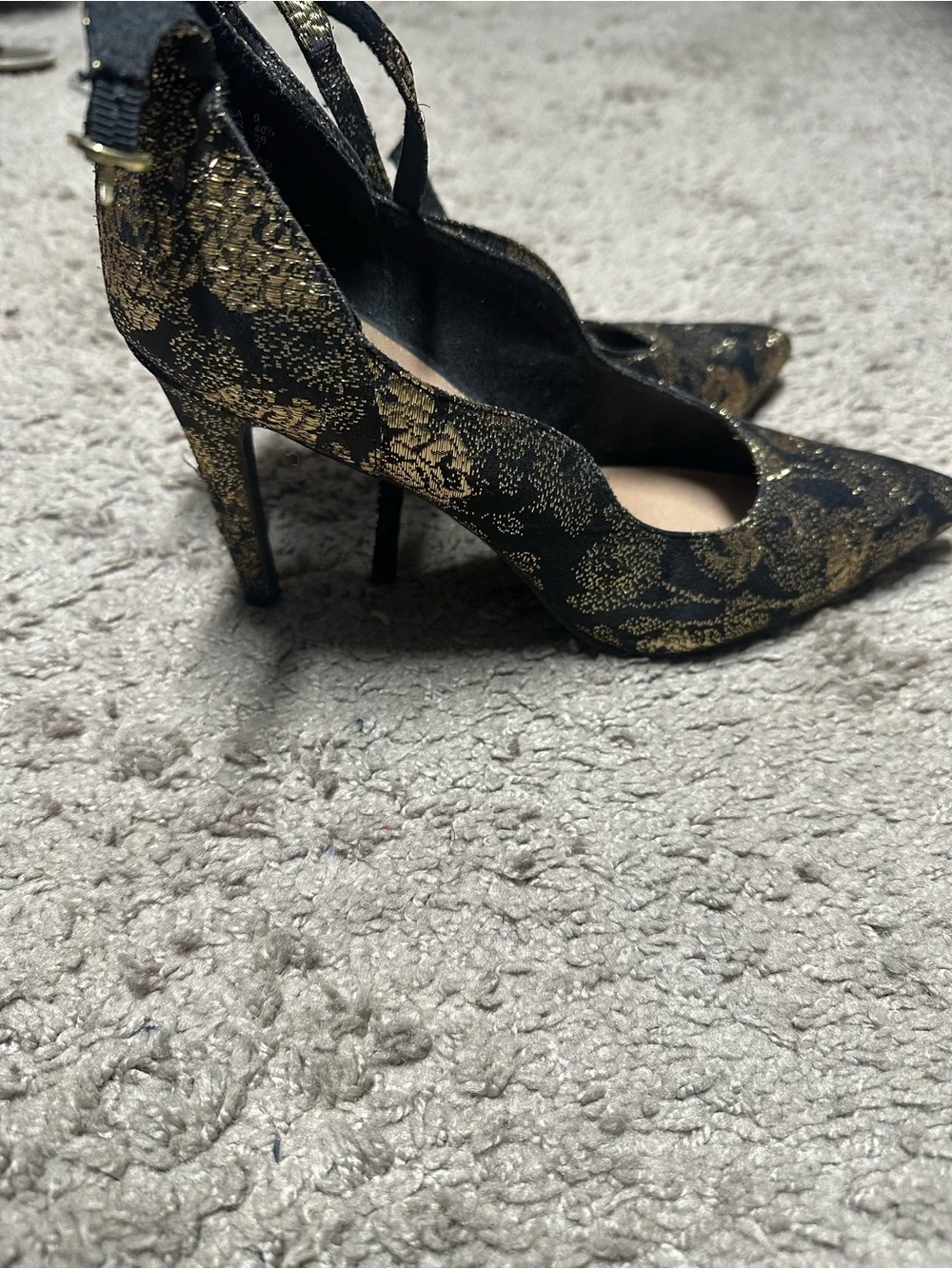 Christian Siriano Black and Gold Lace Pattern Pointed Toe Heels